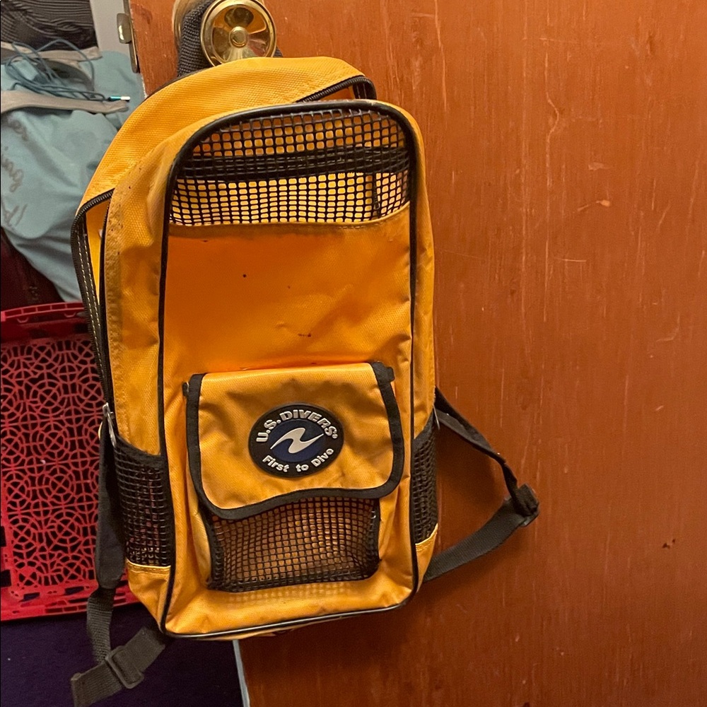 Yellow Mesh Front Men’s Backpack
